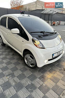 Хэтчбек Mitsubishi i-MiEV 2011 в 