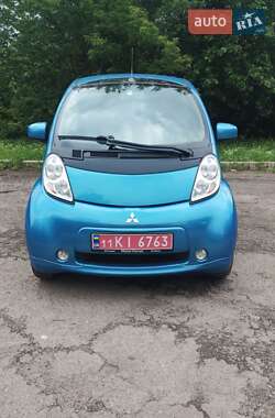Хэтчбек Mitsubishi i-MiEV 2015 в 