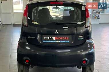 Хэтчбек Mitsubishi i-MiEV 2011 в 