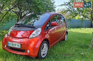 Хэтчбек Mitsubishi i-MiEV 2015 в 