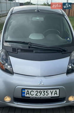 Хэтчбек Mitsubishi i-MiEV 2011 в 