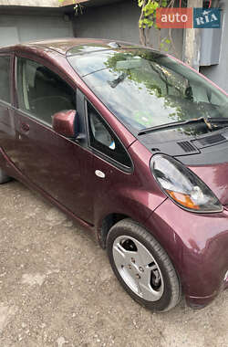 Хэтчбек Mitsubishi i-MiEV 2012 в 