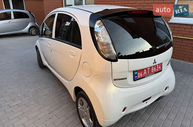 Хэтчбек Mitsubishi i-MiEV 2011 в 
