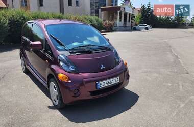 Хэтчбек Mitsubishi i-MiEV 2012 в 