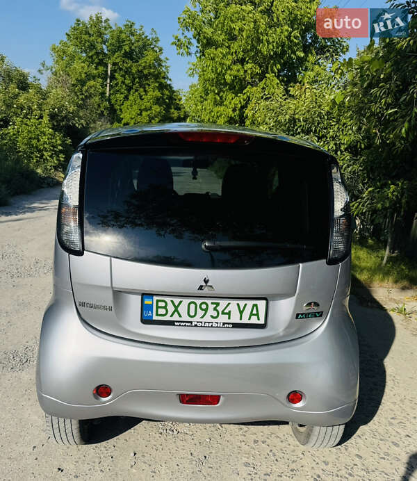 Хэтчбек Mitsubishi i-MiEV 2011 в Каменец-Подольском