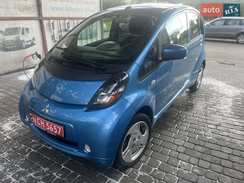 Хэтчбек Mitsubishi i-MiEV 2011 в 