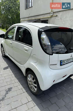 Хэтчбек Mitsubishi i-MiEV 2012 в 