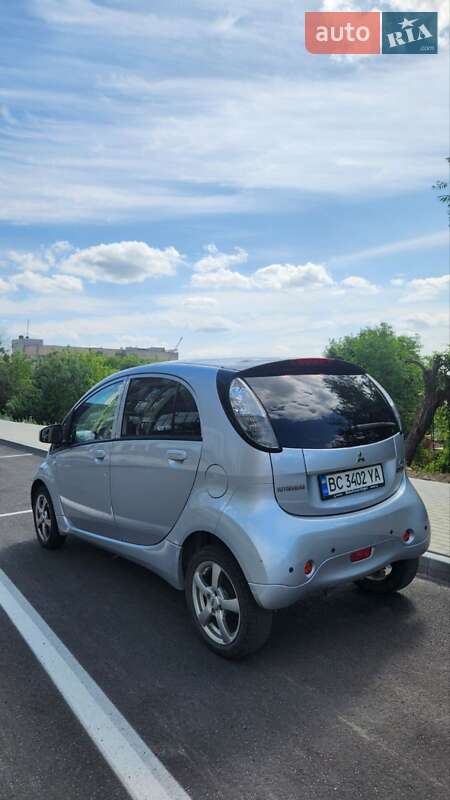 Хэтчбек Mitsubishi i-MiEV 2014 в Львове