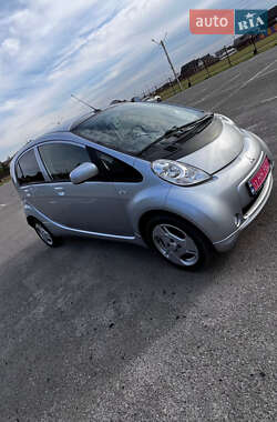 Хэтчбек Mitsubishi i-MiEV 2015 в 