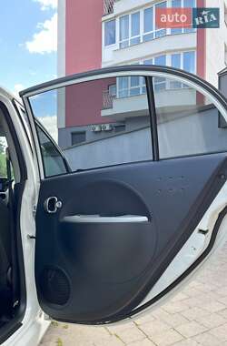 Хэтчбек Mitsubishi i-MiEV 2012 в 