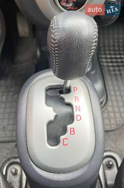 Хэтчбек Mitsubishi i-MiEV 2012 в 