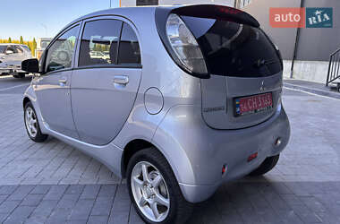Хэтчбек Mitsubishi i-MiEV 2015 в 