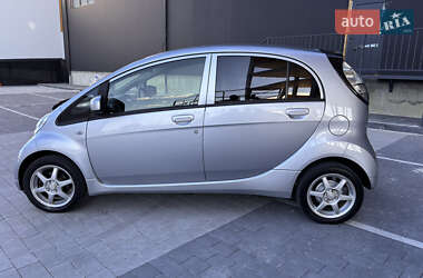 Хэтчбек Mitsubishi i-MiEV 2015 в 