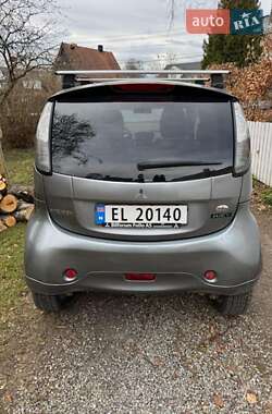 Хэтчбек Mitsubishi i-MiEV 2013 в 
