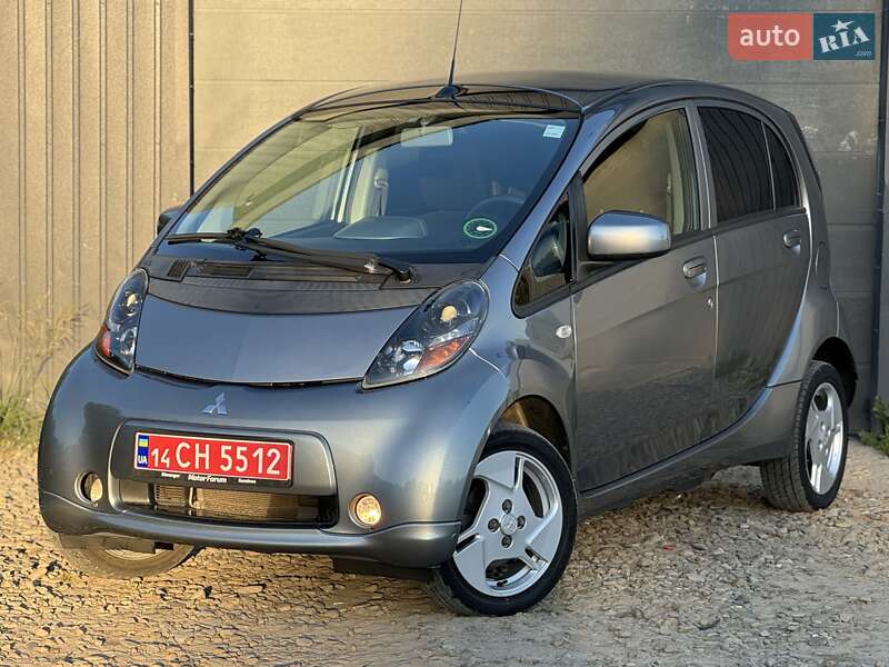 Хэтчбек Mitsubishi i-MiEV 2011 в 
