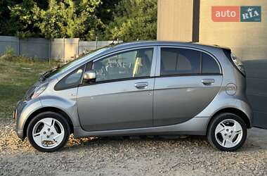 Хэтчбек Mitsubishi i-MiEV 2011 в 