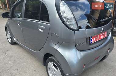 Хэтчбек Mitsubishi i-MiEV 2013 в 