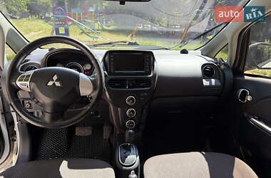 Хэтчбек Mitsubishi i-MiEV 2012 в 