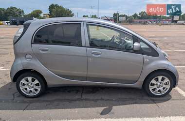Хэтчбек Mitsubishi i-MiEV 2011 в 