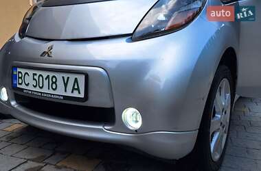 Хэтчбек Mitsubishi i-MiEV 2012 в 