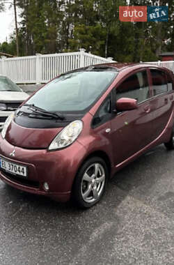 Хэтчбек Mitsubishi i-MiEV 2014 в 