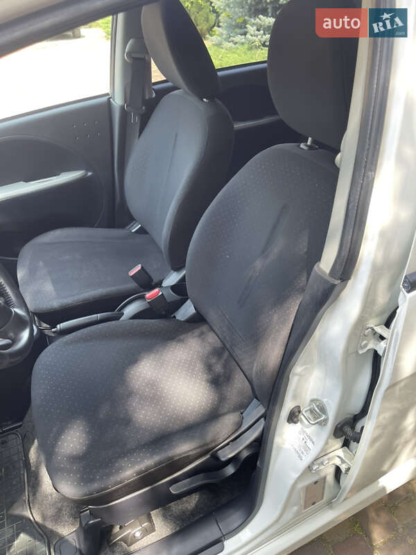 Хетчбек Mitsubishi i-MiEV 2011 в Дніпрі фото 14 Хетчбек Mitsubishi i-MiEV 2011 в Дніпрі