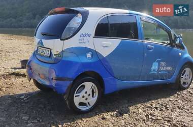 Хэтчбек Mitsubishi i-MiEV 2012 в 