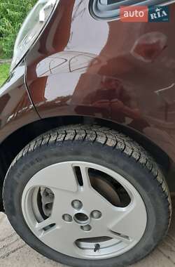 Хэтчбек Mitsubishi i-MiEV 2017 в 
