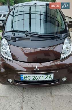 Хэтчбек Mitsubishi i-MiEV 2017 в 