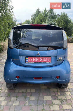 Хэтчбек Mitsubishi i-MiEV 2011 в 