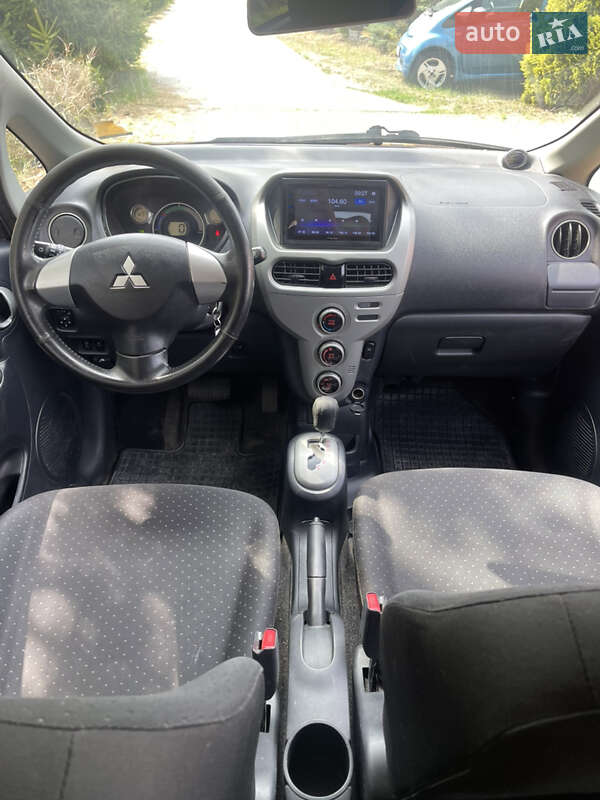 Хэтчбек Mitsubishi i-MiEV 2011 в Днепре