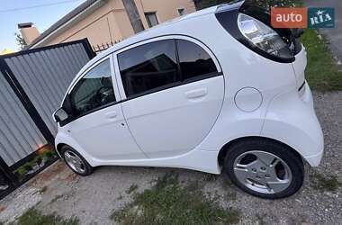 Хэтчбек Mitsubishi i-MiEV 2014 в 