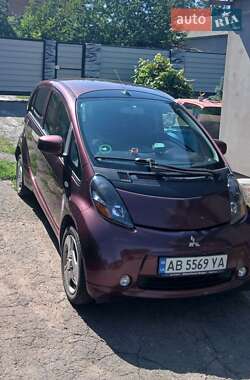 Хэтчбек Mitsubishi i-MiEV 2012 в 