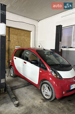 Хэтчбек Mitsubishi i-MiEV 2011 в 