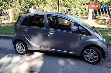 Хэтчбек Mitsubishi i-MiEV 2013 в 