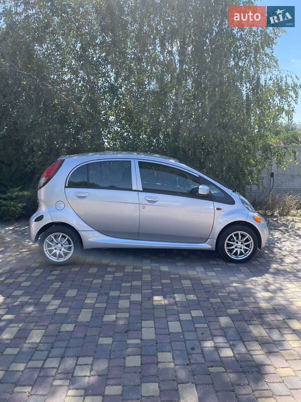 Хэтчбек Mitsubishi i-MiEV 2011 в Днепре