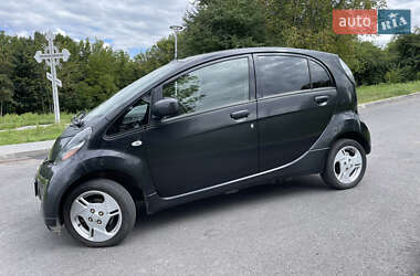 Хэтчбек Mitsubishi i-MiEV 2012 в 