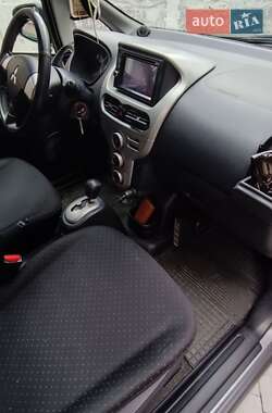 Хэтчбек Mitsubishi i-MiEV 2010 в 