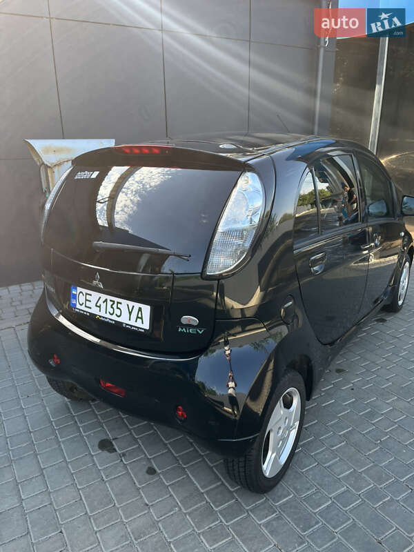 Хэтчбек Mitsubishi i-MiEV 2011 в 
