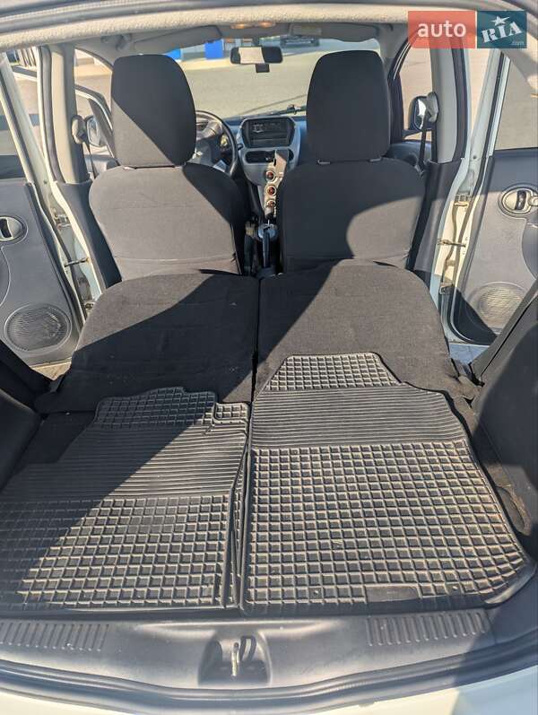 Хэтчбек Mitsubishi i-MiEV 2011 в Ивано-Франковске фото 17 Хэтчбек Mitsubishi i-MiEV 2011 в Ивано-Франковске