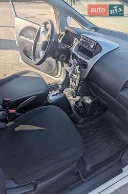 Хэтчбек Mitsubishi i-MiEV 2011 в 