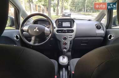 Хэтчбек Mitsubishi i-MiEV 2012 в 