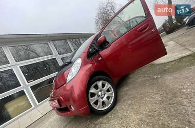 Хэтчбек Mitsubishi i-MiEV 2015 в 