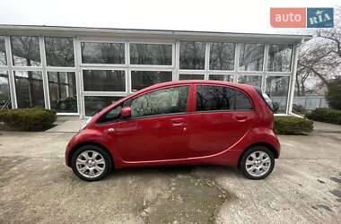 Хэтчбек Mitsubishi i-MiEV 2015 в 