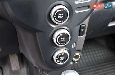 Хетчбек Mitsubishi i-MiEV 2011 в 
