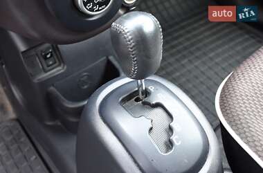 Хетчбек Mitsubishi i-MiEV 2011 в 