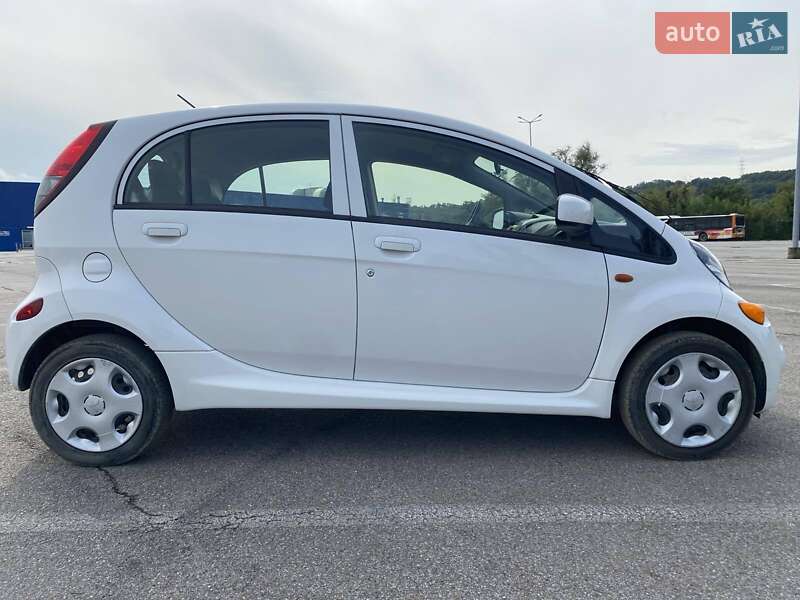 Хэтчбек Mitsubishi i-MiEV 2012 в Черновцах фото 3 Хэтчбек Mitsubishi i-MiEV 2012 в Черновцах