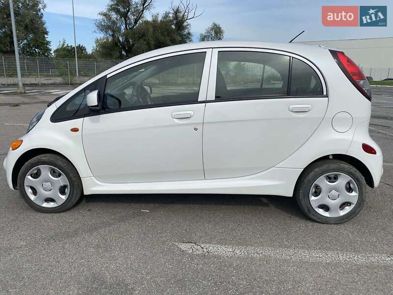 Хэтчбек Mitsubishi i-MiEV 2012 в Черновцах фото 7 Хэтчбек Mitsubishi i-MiEV 2012 в Черновцах