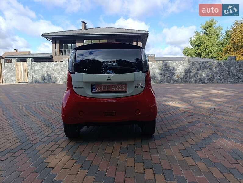 Хэтчбек Mitsubishi i-MiEV 2011 в Звягеле