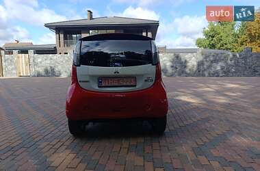 Хетчбек Mitsubishi i-MiEV 2011 в 